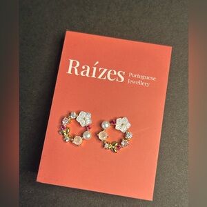 Raizes Floral Rhinestone dainty Stud Earrings